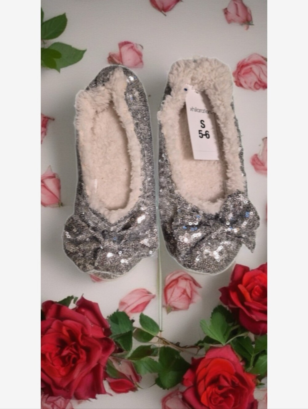 Xhilaration Silver Sequin Bow Kids' Slippers